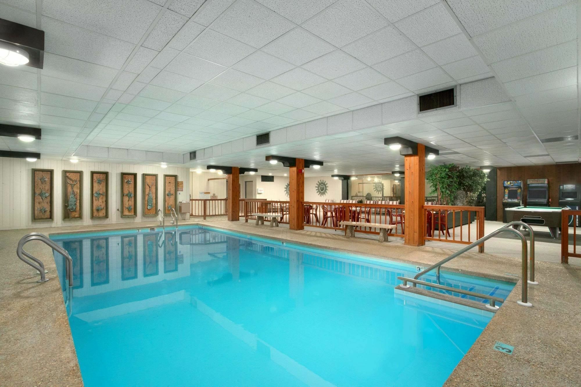 Готель Clarion Pointe Rhinelander Downtown Екстер'єр фото